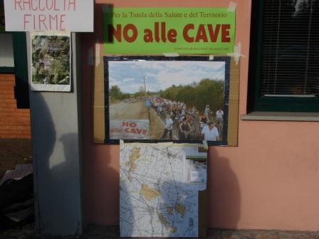 raccolta firme.JPG